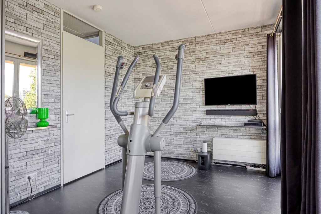 Maashavenkade1693072ESRotterdam-34 Review.jpg